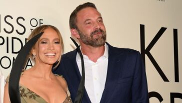 Jennifer Lopez et Ben Affleck ont ​​une réunion tendre sur le tapis rouge