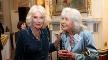 La reine Camilla pleure « son amie merveilleusement spirituelle et compatissante » Dame Jilly Cooper