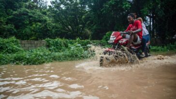 L'ouragan Melissa déclassé touche terre à Cuba, selon le NHC