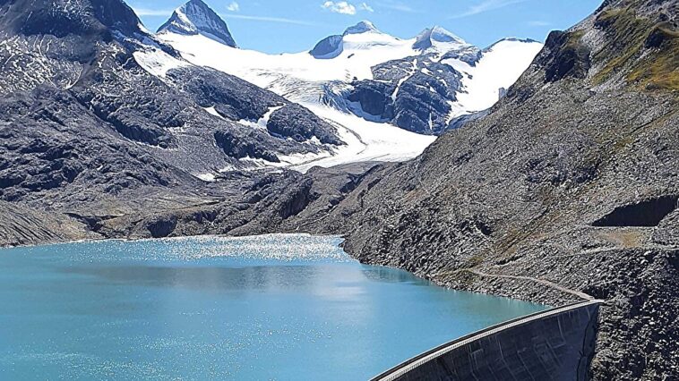 Les barrages hydroélectriques sont confrontés à un avenir incertain alors que le changement climatique entraîne la sédimentation et la disparition des glaciers