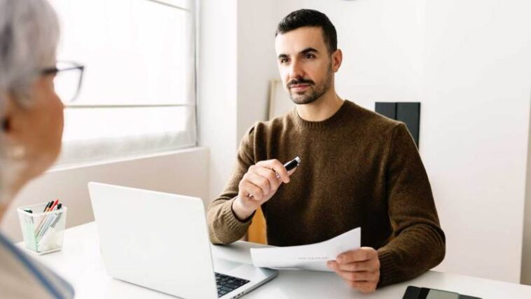 Les images en ligne biaisées forment des robots AI pour voir les femmes comme plus jeunes Les images en ligne biaisées forment des robots AI pour voir les femmes comme plus jeunes