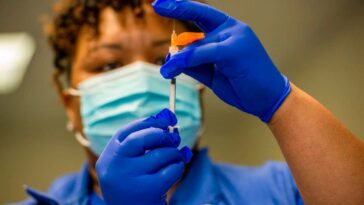 Les vaccins à ARNm contre le covid déclenchent une réponse immunitaire qui peut aider à la survie au cancer