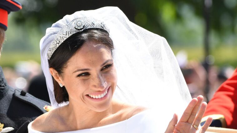 Meghan Markle vend maintenant une bougie à 64 $ qui sent son mariage royal