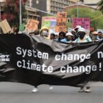 « Réduire, réutiliser, recycler » n'est qu'un discours des entreprises : le véritable changement doit venir de l'industrie des combustibles fossiles.