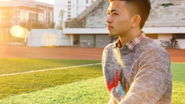 Selon une étude, commencer l'université peut stimuler le recyclage et les voyages plus écologiques