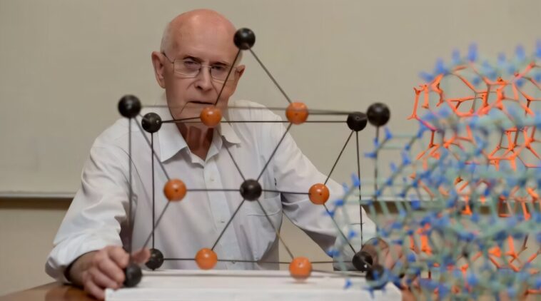 Un chimiste australien vient de remporter le prix Nobel. Voici comment son travail change le monde