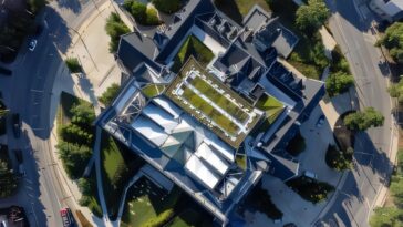 Vue à vol d'oiseau : une étude utilise l'imagerie aérienne pour évaluer l'état des toits verts de la ville