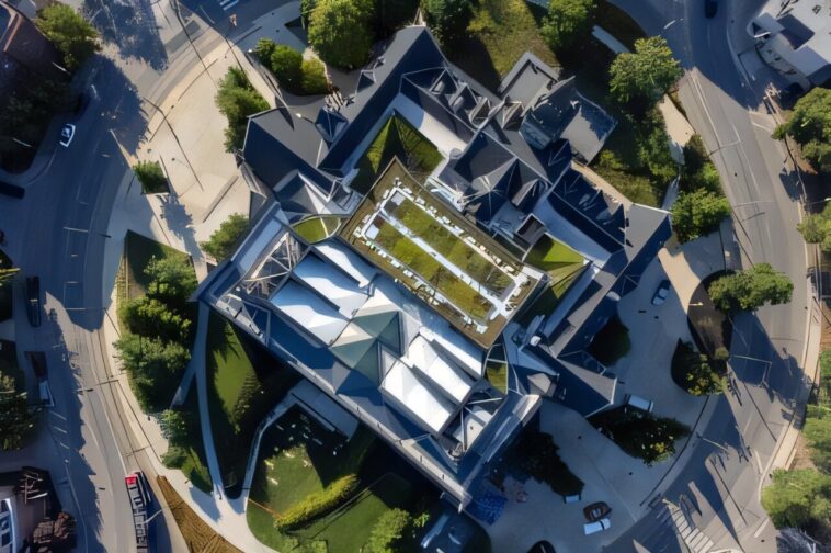 Vue à vol d'oiseau : une étude utilise l'imagerie aérienne pour évaluer l'état des toits verts de la ville