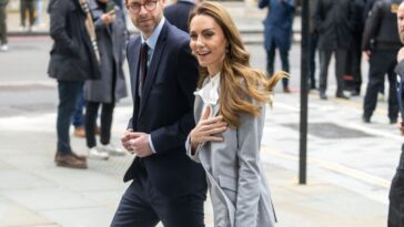 Kate Middleton a envoyé un message spécial à la princesse Charlotte à travers ses boucles d'oreilles