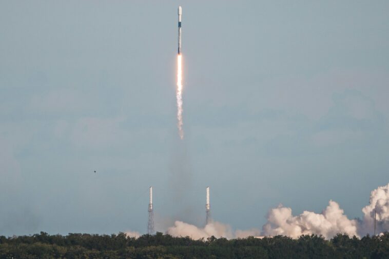 Au milieu des nouvelles restrictions de la FAA, SpaceX vise un lancement record