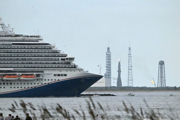 Blue Origin de Bezos reporte le lancement d'une fusée en raison de la météo