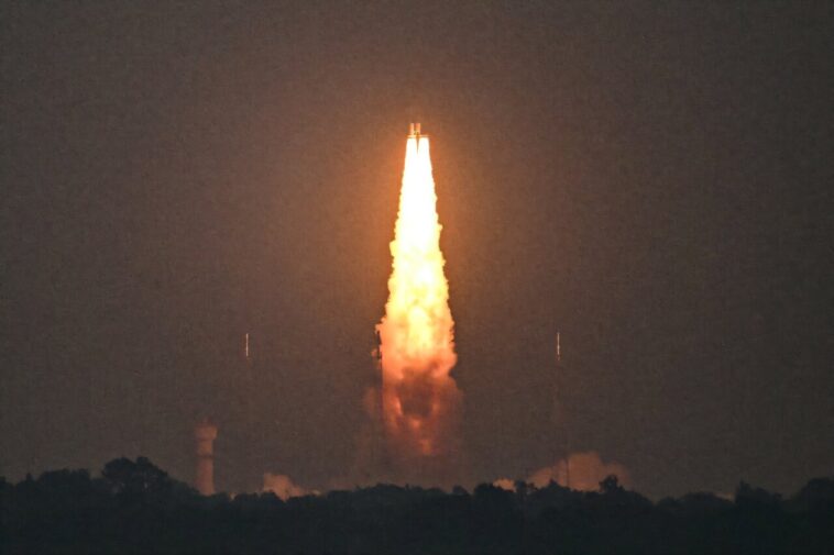 L'agence spatiale indienne lance son satellite le plus lourd