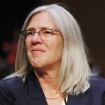 Rencontrez Sue Gordon, l'ancienne adjointe du renseignement national qui diffuse des podcasts sur le « vice et la corruption » de Trump depuis son salon