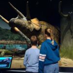 Une nouvelle exposition apocalyptique sur les dinosaures présente la survie après la destruction