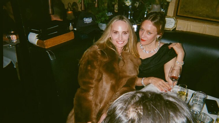 Jennifer Lawrence, Chloë Sevigny et le groupe Cool Crowd de New York célèbrent le 50e anniversaire de Raoul