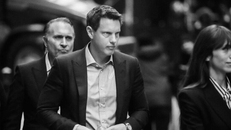 "Paramount monte le rachat hostile de Warner Brothers". Trump écoute-t-il vraiment ?