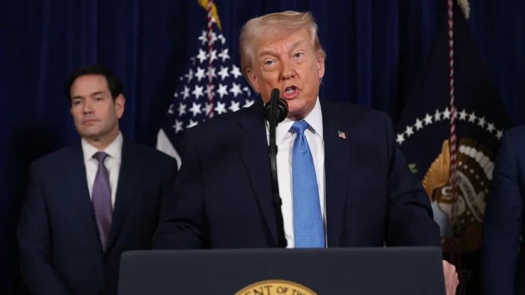 Trump, apparemment épuisé, annonce un plan pour « prendre le contrôle » du Venezuela