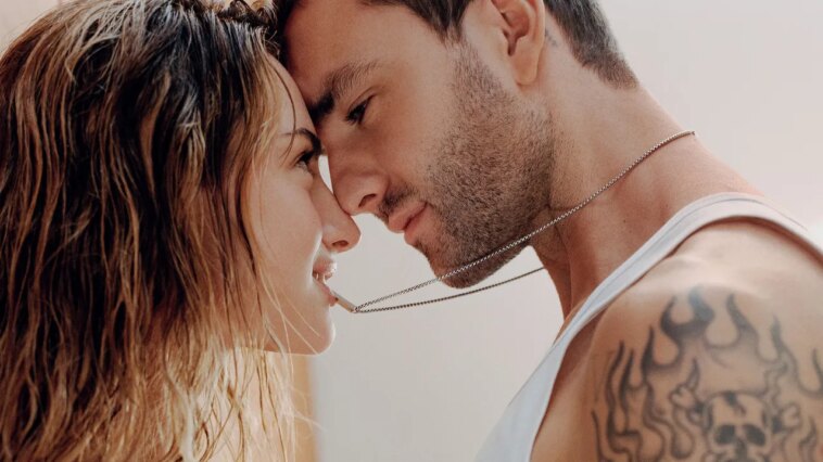 Les stars de Tell Me Lies sont devenues le vrai couple Grace Van Patten et Jackson White dans leur campagne torride pour Calvin Klein