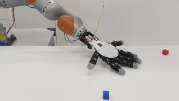 Ce robot manuel détaché a un faible pour gambader du bout des doigts