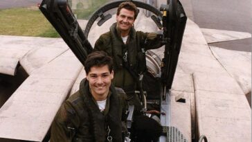 B4M34P John Peters and Adrian Nichol RAF air crew who were shot down and held prisoners in Iraq during the Gulf War