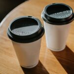 Des tasses de café ou de thé contenant de la caféine par jour peuvent réduire le risque de démence