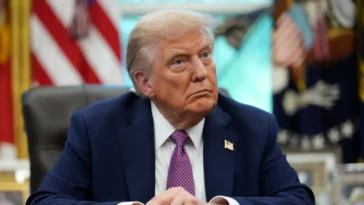 "Il pourrait être mis en accusation." La base de Donald Trump se révolte contre la guerre avec l'Iran