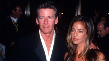 Kelly Klein : la muse qui a façonné la mode des années 90 avec son amie Carolyn Bessette Kennedy