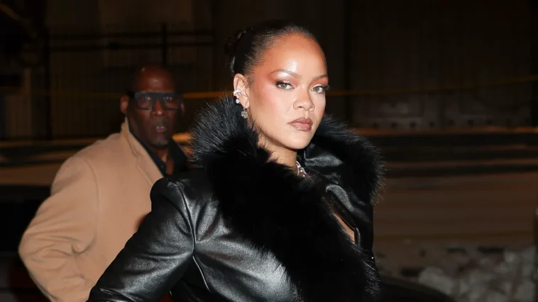 Rihanna confirme qu'elle est de retour en studio