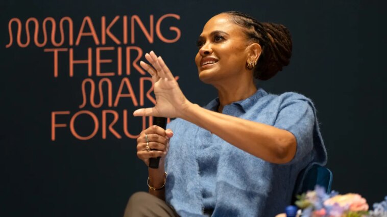 Chelsea Clinton, Ava DuVernay, Jodie Foster et des femmes leaders de l'industrie de l'art se défendent mutuellement lors du premier forum Making Their Mark