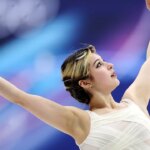 La Golden Girl Alysa Liu fait un tour de victoire