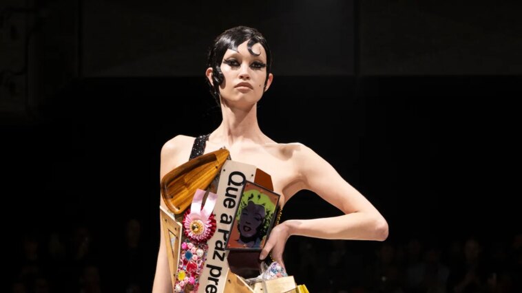 La Fashion Week de Paris évite un monde en guerre