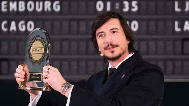 Vlad Tenev de Robinhood veut que vous utilisiez le code Vibe pour sortir de la sous-classe permanente Vlad Tenev de Robinhood veut que vous utilisiez le code Vibe pour sortir de la sous-classe permanente