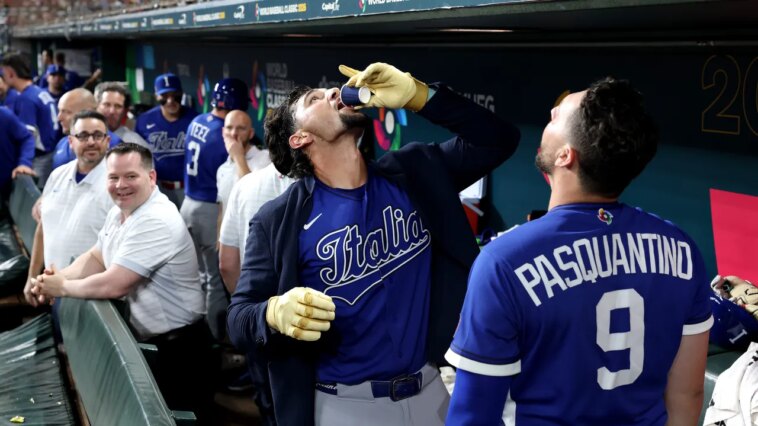 La passion du baseball italien pour la consommation de parmesan et d'espresso