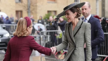 Kate Middleton porte un chapeau accrocheur pour rencontrer la première femme archevêque de Cantorbéry