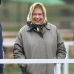 Dans la garde-robe méticuleuse de la reine Elizabeth II, même les poches avaient une « hiérarchie » Dans la garde-robe méticuleuse de la reine Elizabeth II, même les poches avaient une « hiérarchie »