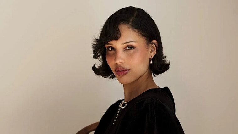 La créatrice de style de vie Nara Smith révèle son premier livre de recettes, fait maison, et veut clarifier certaines choses