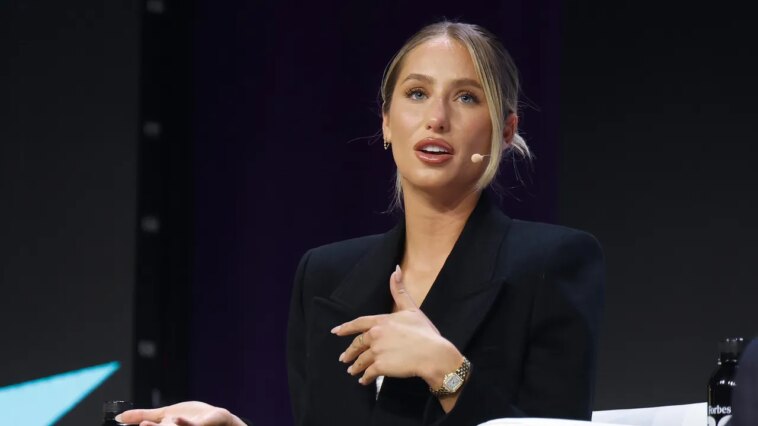 Ce que j'ai appris après avoir été expulsé du pop-up d'Alix Earle à Beverly Hills