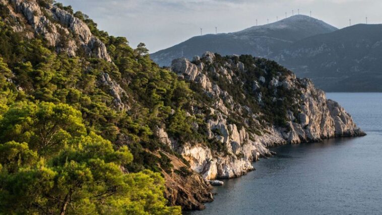 Des volcans « éteints » peuvent-ils encore entrer en éruption ? Un pic grec recèle des indices surprenants