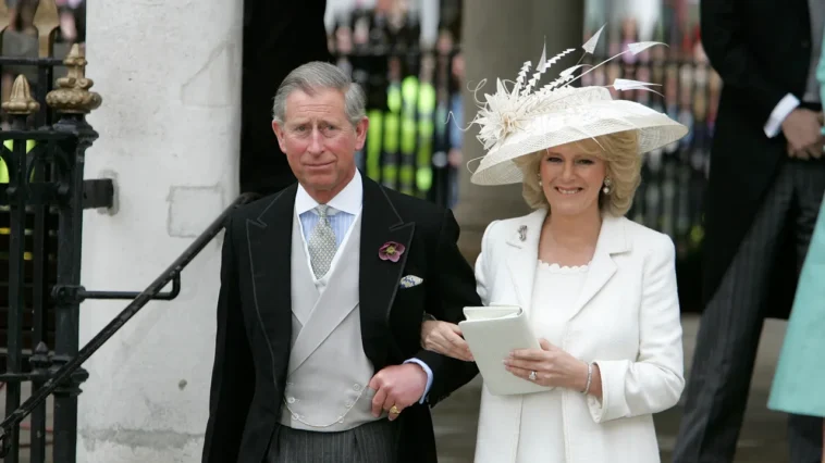 Pourquoi la reine Elizabeth II a sauté le mariage de Charles et Camilla Pourquoi la reine Elizabeth II a sauté le mariage de Charles et Camilla