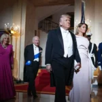 Qui a fait la liste des invités pour le dîner d'État en l'honneur du roi Charles et de la reine Camilla ?