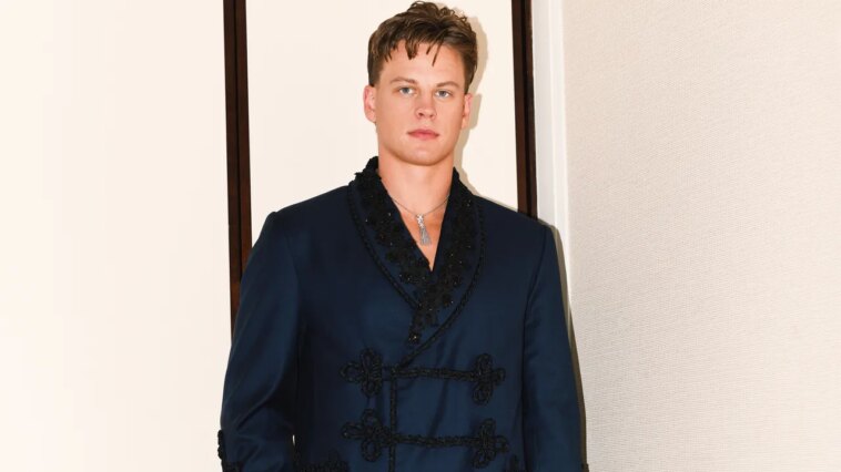 Exclusif : le quart-arrière des Bengals Joe Burrow avait en tête le football en route vers le Met Gala 2026