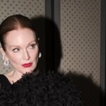Exclusif : Julianne Moore à propos de sa table de gala « géniale » du Met et de la fois où elle a rencontré « exubérante » Paris Jackson