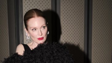 Exclusif : Julianne Moore à propos de sa table de gala « géniale » du Met et de la fois où elle a rencontré « exubérante » Paris Jackson