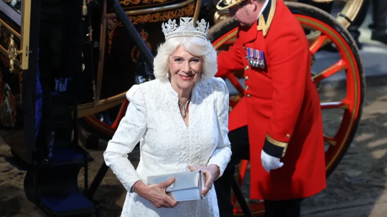 La reine Camilla porte un diadème vieux de plusieurs siècles avec 1 333 diamants à l'ouverture du Parlement britannique
