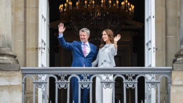 La reine Marie du Danemark célèbre le 58e anniversaire du roi Frederik X en Giorgio Armani