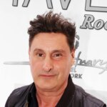 Deuxième acte : Rob Shuter, Aughts Flack to the Stars, se fraye un chemin vers la gloire