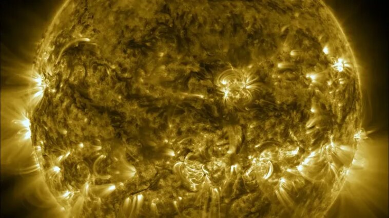 Les éruptions solaires peuvent montrer des signes avant-coureurs prévisibles des heures avant leur éruption