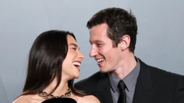 Dua Lipa et Callum Turner terminent leur week-end de mariage avec une journée tranquille à la Villa Igiea