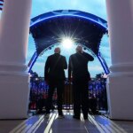 Le cadeau d'anniversaire sanglant et criard de Trump: un combat UFC à la Maison Blanche
