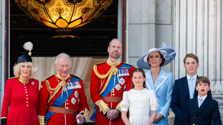 Kate Middleton prend un nouveau poste chez Trooping the Color Kate Middleton prend un nouveau poste chez Trooping the Color